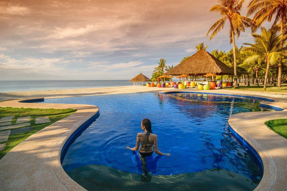 Oceanica Resort Panglao, Bohol Екстериор снимка Infinity pool at the beach