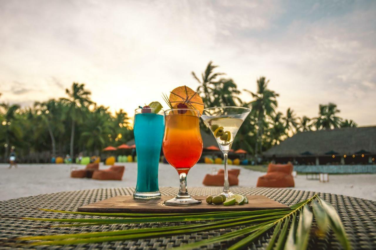 Oceanica Resort Panglao, Bohol Екстериор снимка Cocktails at a beach resort