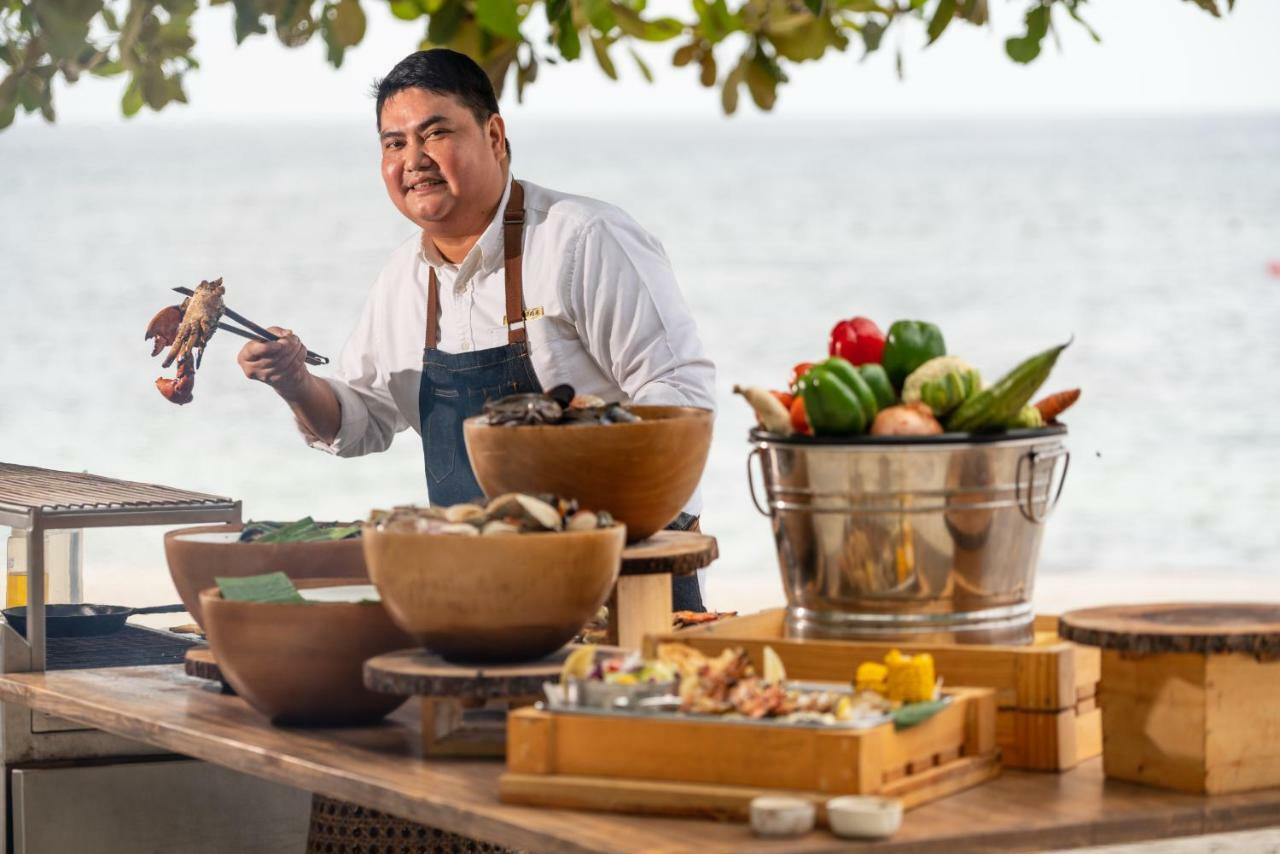Oceanica Resort Panglao, Bohol Екстериор снимка Chef preparing food at the hotel