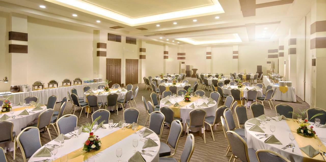 Oceanica Resort Panglao, Bohol Екстериор снимка The ballroom of the hotel