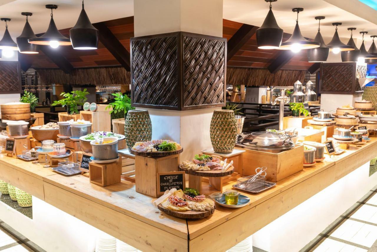 Oceanica Resort Panglao, Bohol Екстериор снимка A buffet at a hotel